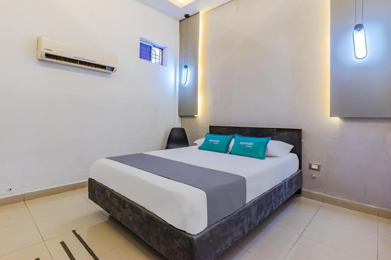 Ayenda Blue Cristal Hotell Monterrey Exteriör bild